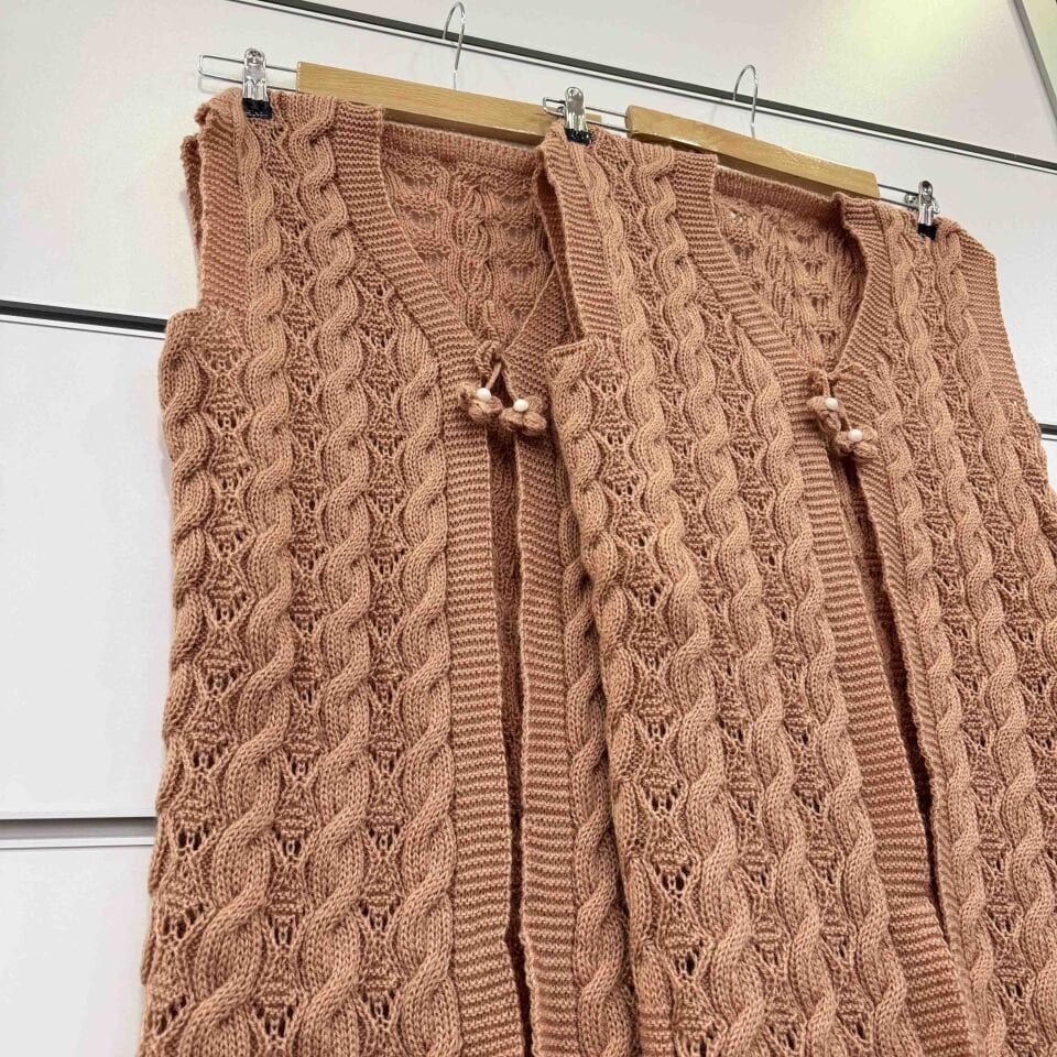 Alize Angora Bağlı Saç Örgü Yelek