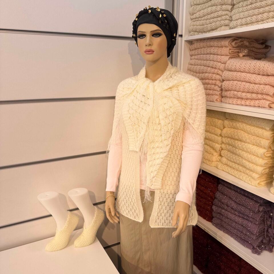 Simli Bağlı Hafif Model Yelek, Şal, Patik 3'lü Set